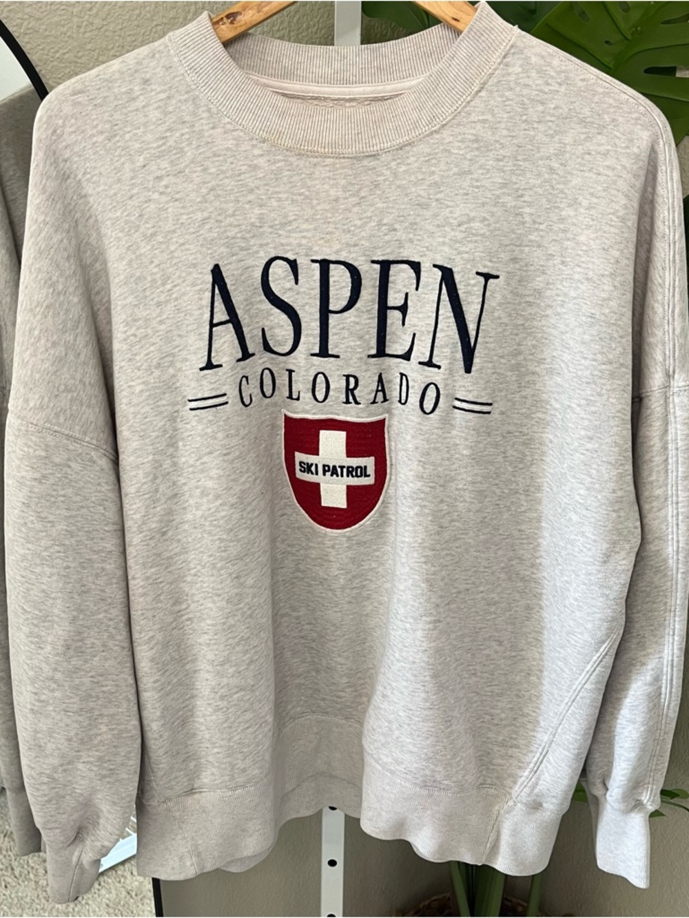 🗻 Abercrombie & Fitch Aspen Colorado Crewneck Sweatshirt Sz S